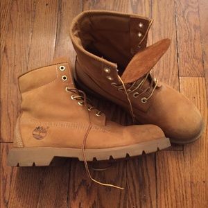 Men Timberkand boots size 8